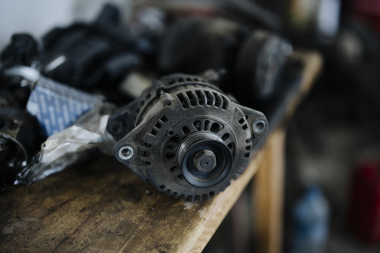 Alternator 12V 100A (Toyota Corolla / Camry)