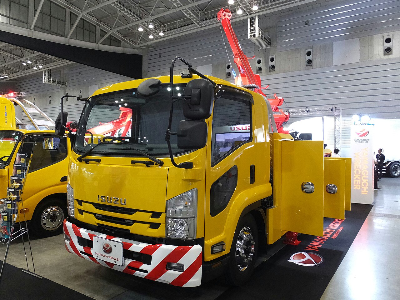 Heavy wrecker for SUVs and buses